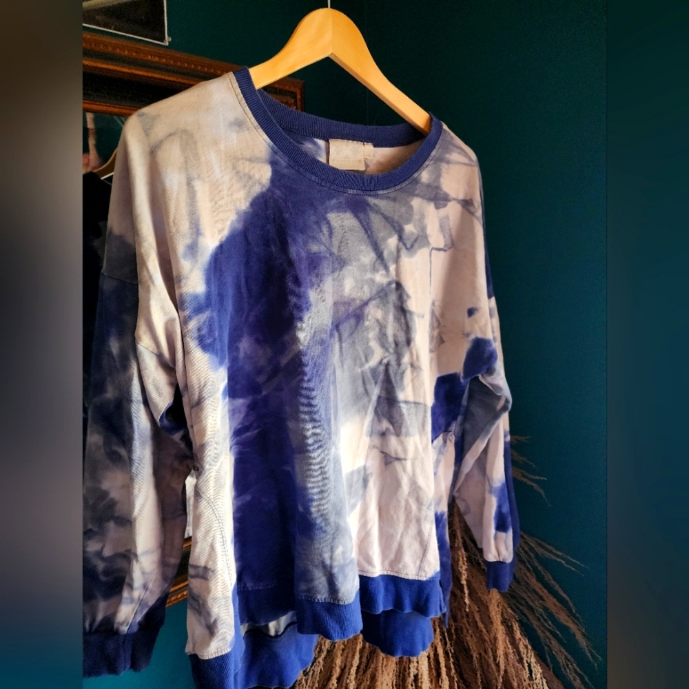 Dantelle Tie Dye Blue Long Sleeve Crewneck Cozy Water Colors 1X